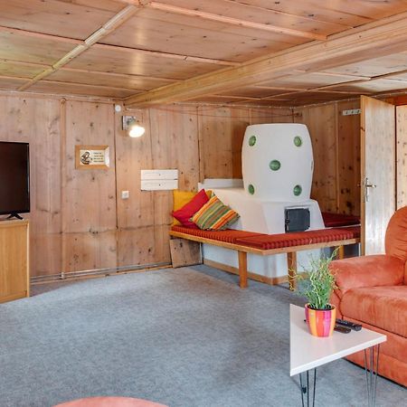 Vintage Holiday Home Near The Ski Bus Stop Langenfeld Bagian luar foto