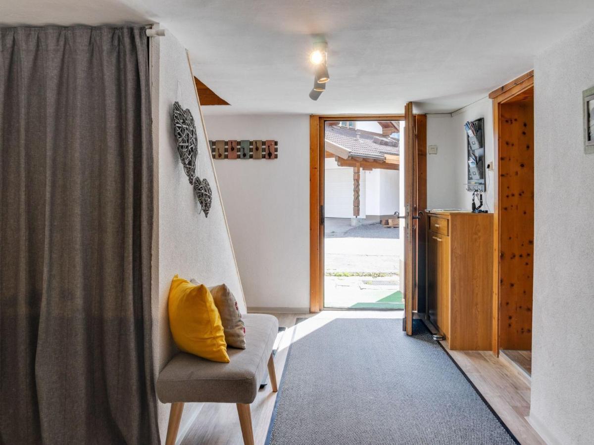 Vintage Holiday Home Near The Ski Bus Stop Langenfeld Bagian luar foto