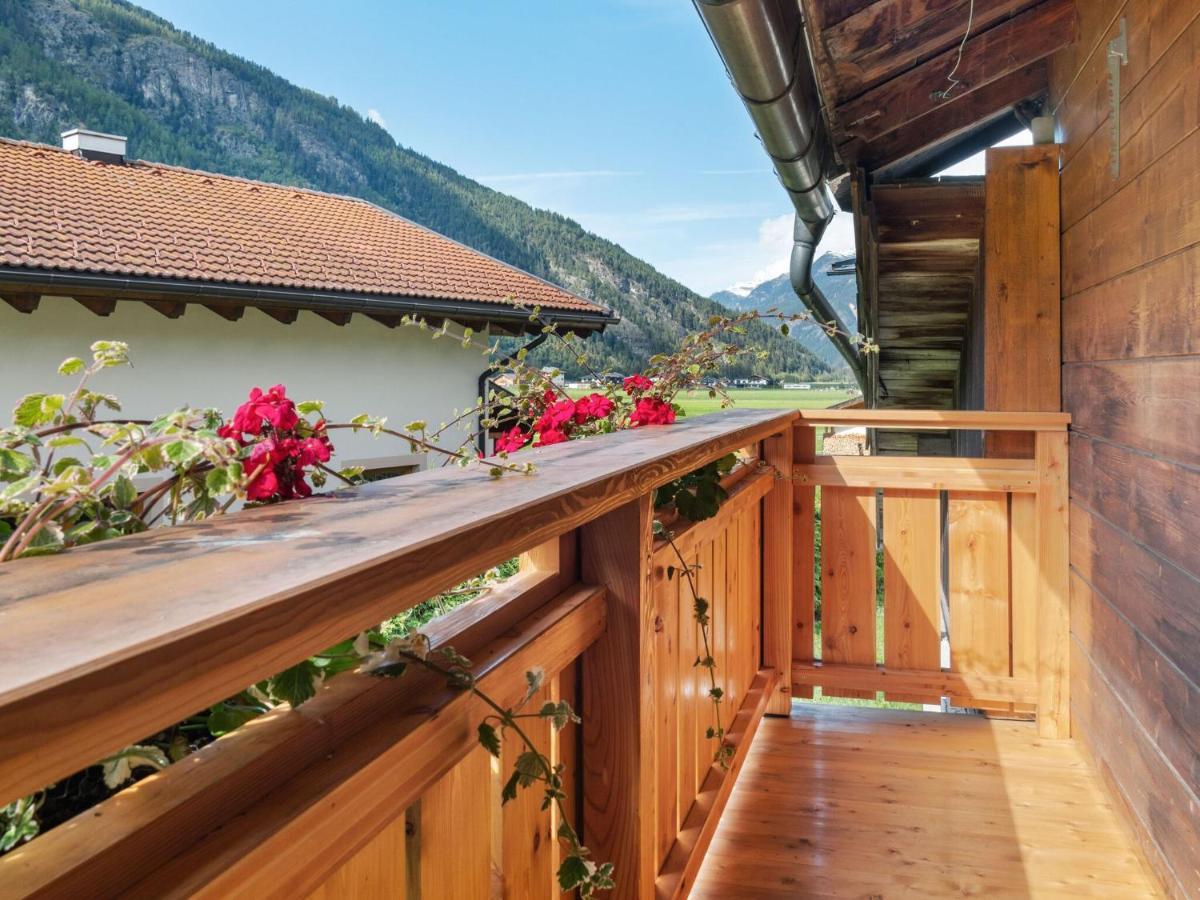 Vintage Holiday Home Near The Ski Bus Stop Langenfeld Bagian luar foto