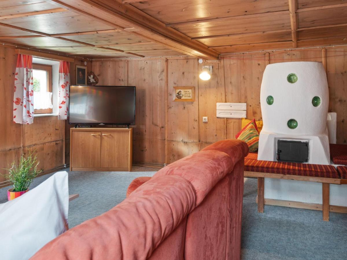 Vintage Holiday Home Near The Ski Bus Stop Langenfeld Bagian luar foto